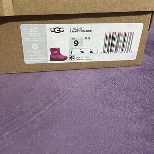Uggs snow boots toddler size 9